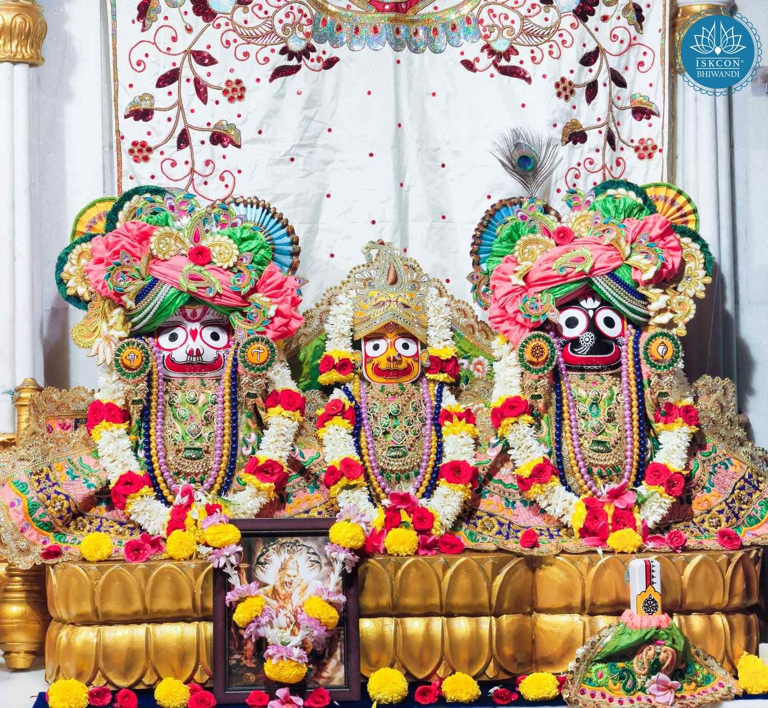 Sringar Darshan photo 2 of 12 — 11 March 2026