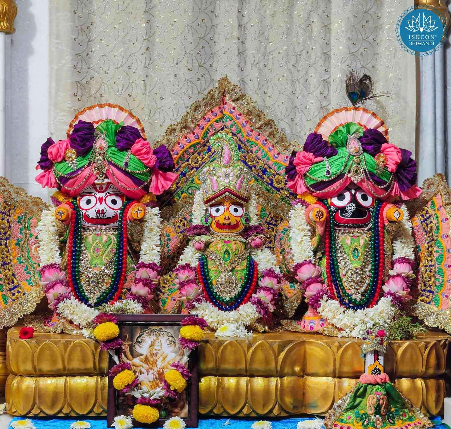 Sringar Darshan photo 2 of 12 — 1 April 2026