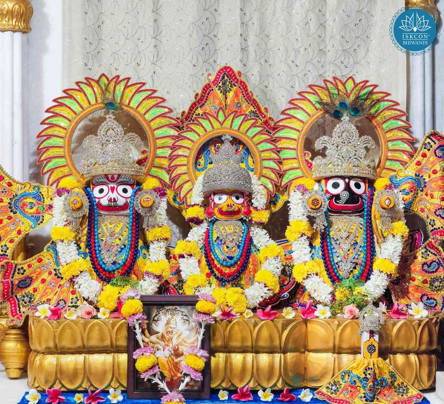 Sringar Darshan photo 2 of 12 — 2 April 2026