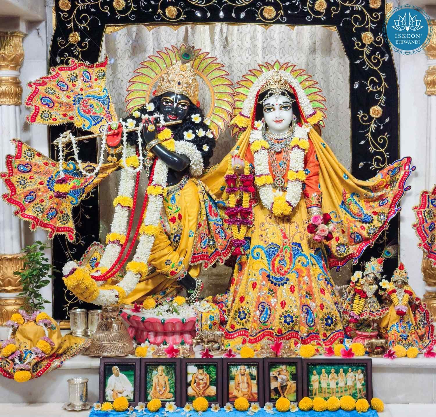 Sringar Darshan photo 1 of 12 — 2 April 2026