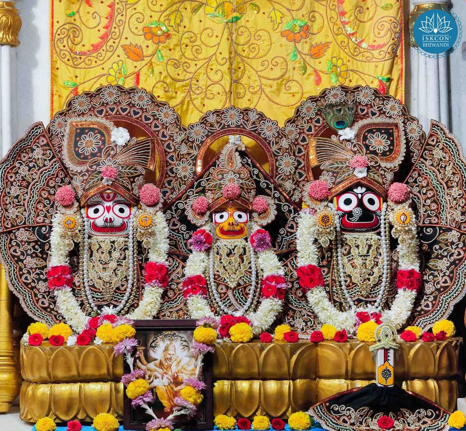 Sringar Darshan photo 2 of 12 — 4 April 2026