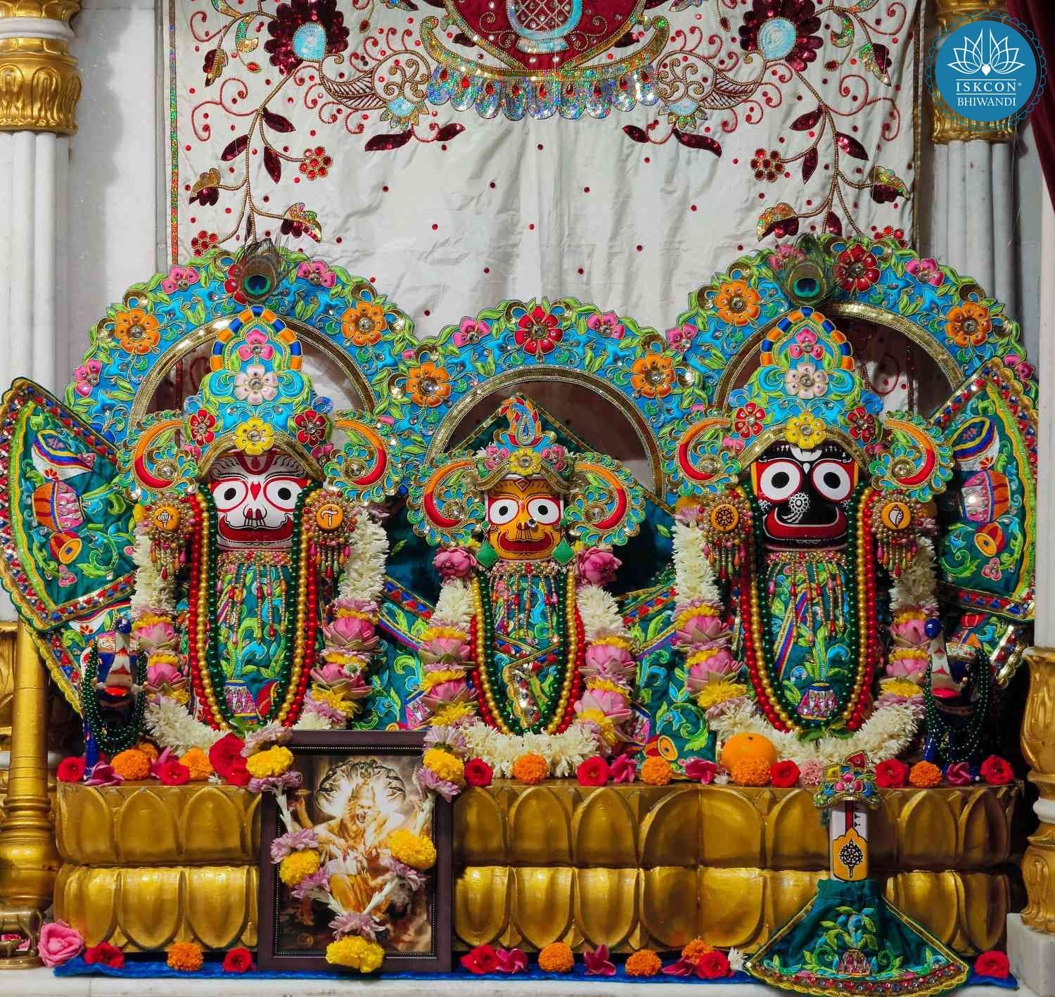 Sringar Darshan photo 2 of 12 — 15 April 2026