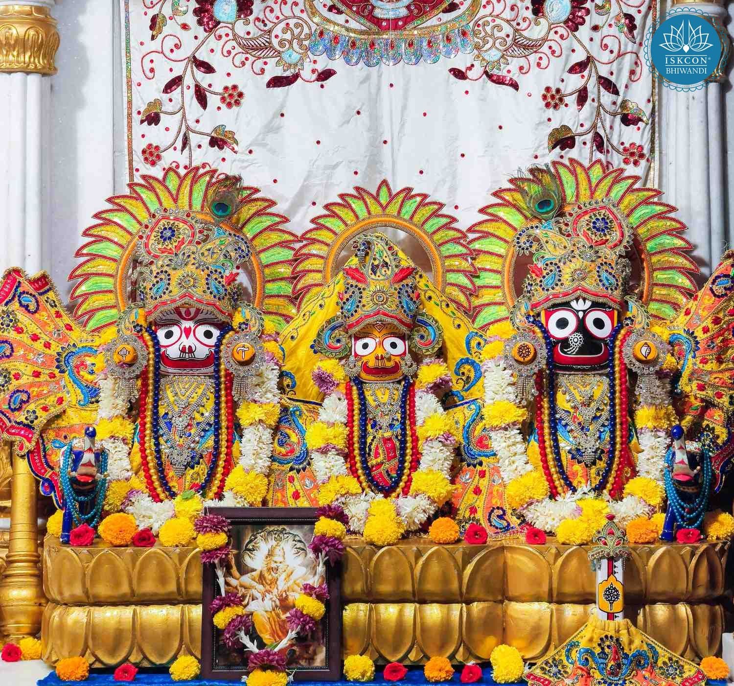 Sringar Darshan photo 2 of 12 — 16 April 2026