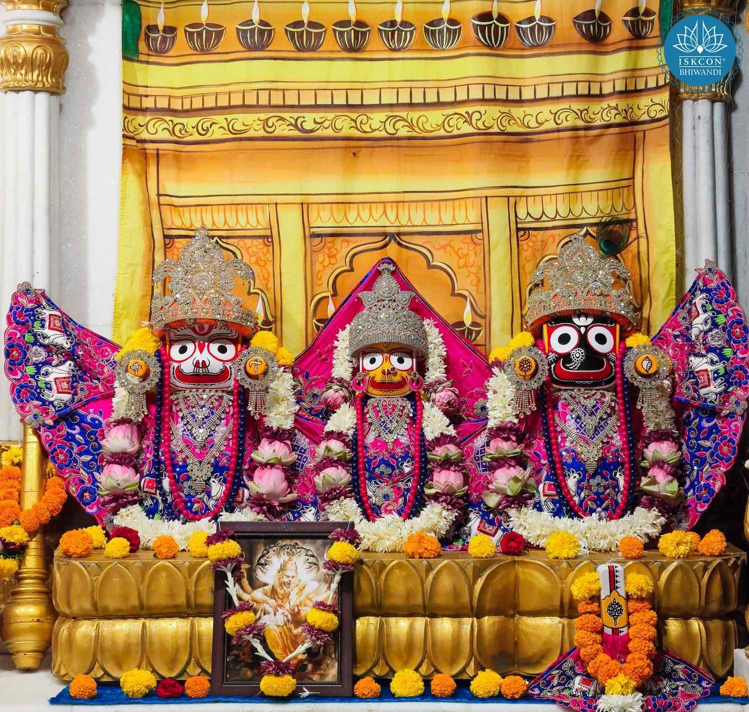Sringar Darshan photo 2 of 12 — 24 April 2026