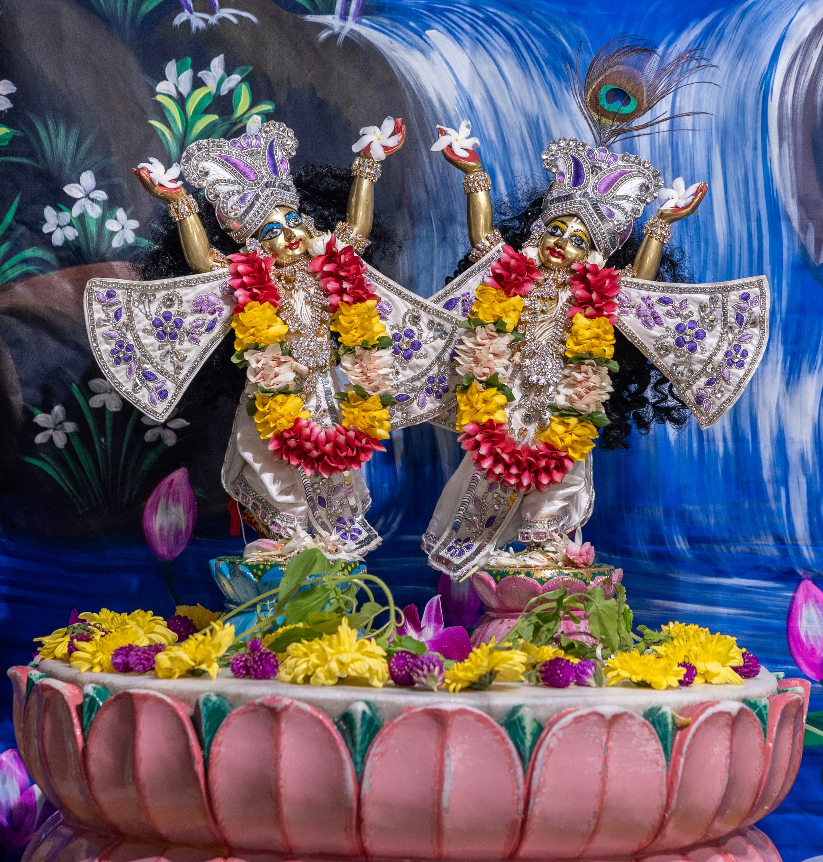 Annadaan - free food distribution at ISKCON Bhiwandi